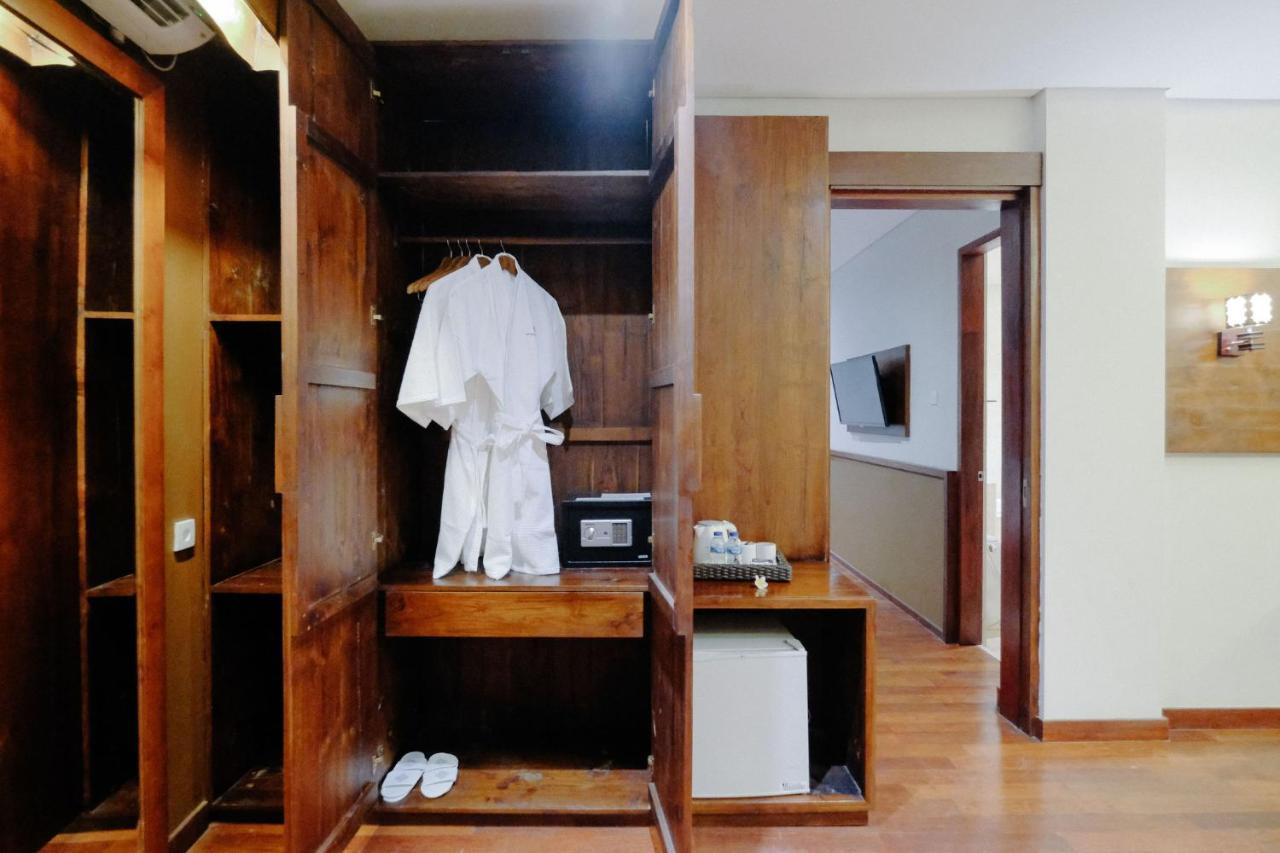 Djabu Seminyak Hotel Denpasar  Luaran gambar